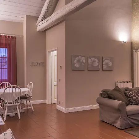 Ξενοδοχείο με διαμερίσματα Borgo Zelata *