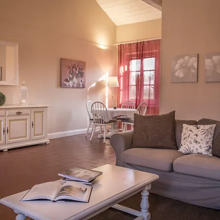 Borgo Zelata Apart Otel *